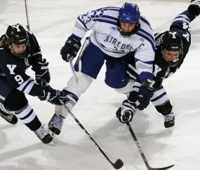 世界杯2026-热火战术压制新疆队，西亚卡姆成为关键先生